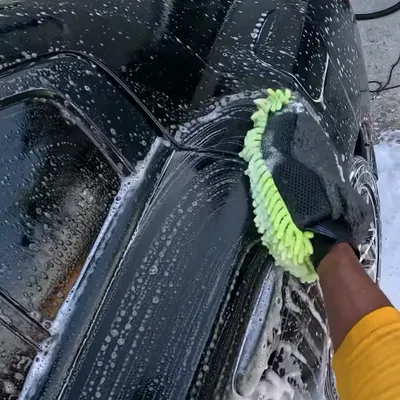 Bacotes Mobile Detailing technicians on the job